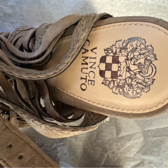 Vince Camuto Women’s Janil Suede Sandals - Picture 6 of 7